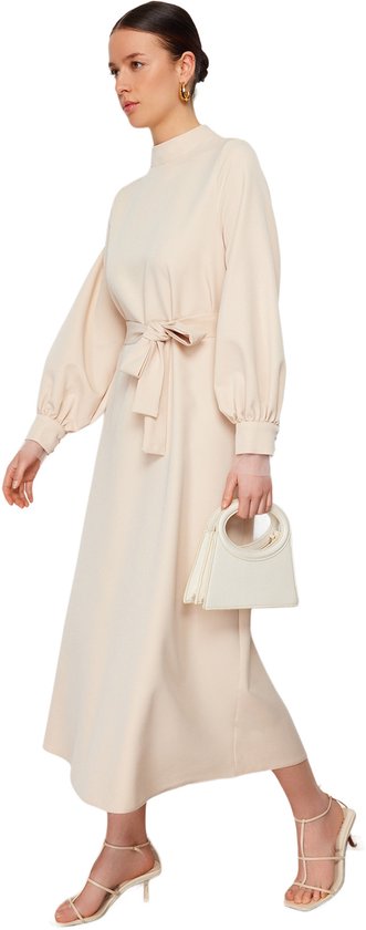 Trendyol Beige Staande Kraag Riem Gedetailleerde Geweven Jurk Tctss24Eb00174
