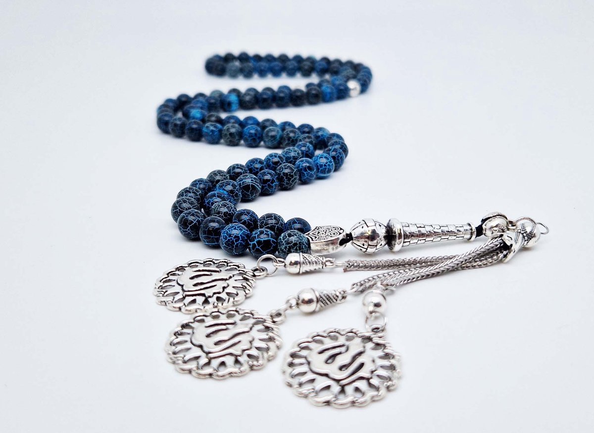 Handgemaakte tesbih "Tasbih" natuursteen " Blauwe harmonie" - Aantal kralen 99 - Diameter kralen 8MM - met metaal tassel "Allah Muzakhrafa" - Een mooi cadeau-idee