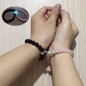 Trendy Afstand Armband Magneten | Natuursteen cadeau Koppelarmband | Roze Kraal / Zwart lavasteen| Cadeau voor Hem en Haar | Liefde Magneet | Stoer Armband