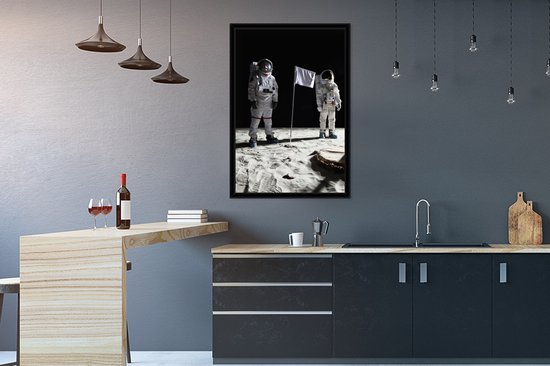 Photo encadrée - Cadre photo Deux voyageurs de l'espace sur la lune noir sans passe partout 60x90 cm - Affiche encadrée (Décoration murale salon / chambre)