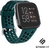 Siliconen Smartwatch bandje - Geschikt voor Fitbit Versa / Versa 2 siliconen bandje met gaatjes - groen - Strap-it Horlogeband / Polsband / Armband - Maat: Maat S