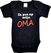 Zwarte romper met "Ik pas op mijn oma" - maat 68 - grootmoeder, babyshower, zwanger, cadeautje, kraamcadeau, grappig, geschenk, baby, tekst, bodieke