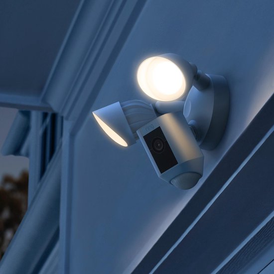 Ring Floodlight Cam Wired Plus - Wit van Ring — afbeelding 4