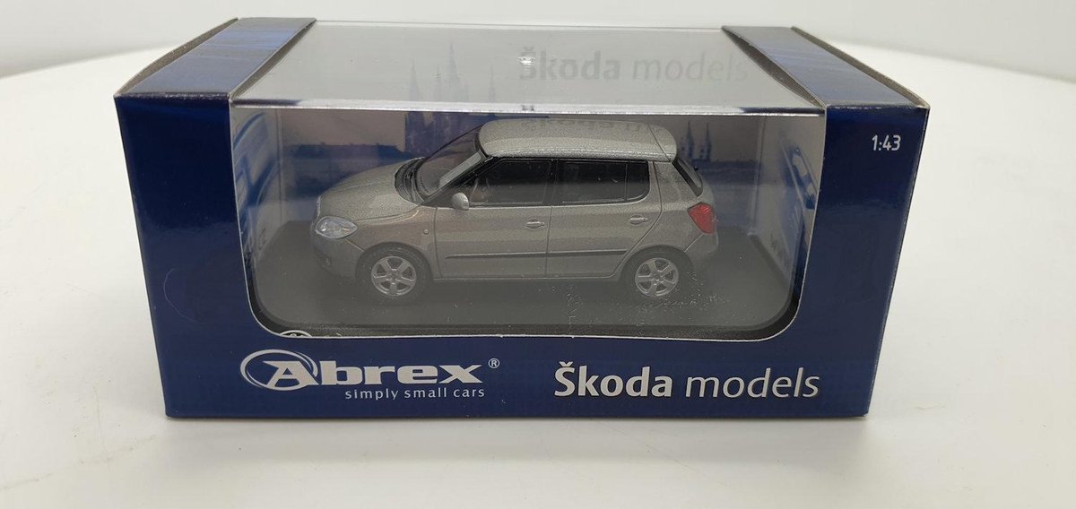 Skoda Fabia 2 Combi dynamicblau Modellauto Abrex 1:43: : Spielzeug