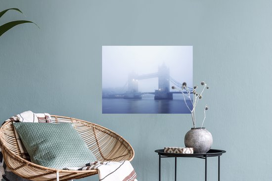 Muurstickers - Sticker Folie - Door mist verhulde Tower Bridge in London - 40x30 cm - Plakfolie - Muurstickers Kinderkamer - Zelfklevend Behang - Zelfklevend behangpapier - Stickerfolie