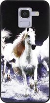 - ADEL Siliconen Back Cover Softcase Hoesje Geschikt voor Samsung Galaxy J6 Plus (2018) - Paarden Wit