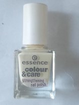 Essence colour & care nail polish 04 lean on me