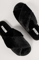 NA-KD Crossed Fluffy Home Vrouwen Sloffen - Black - Maat 36