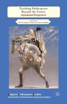 Boek "Teaching Shakespeare Beyond the Centre: Australasian Perspectives". Een man met verrekijker, rugzak en uitrusting in woestijnlandschap.