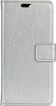 Sony Xperia L3 Hoesje - Mobigear - Classic Serie - Kunstlederen Bookcase - Zilver - Hoesje Geschikt Voor Sony Xperia L3