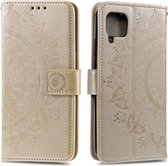 Voor Samsung Galaxy A22 4G Totem Bloem Reliëf Horizontale Flip TPU + PU Lederen Case met Houder & Kaartsleuven & Portemonnee (Goud)