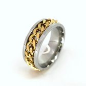 Stoer RVS ring maat 23 met los schakel goudkleur ketting in midden in die je mee kan draaien(ook wel stress ring genoemd). Ring is zowel geschikt voor dame of heer ook mooi als dui