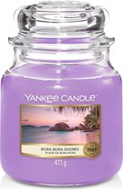 Yankee Candle Geurkaars Medium Bora Bora Shores - 13 cm / ø 11 cm