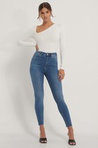 NA-KD Skinny High Waist Raw Hem Vrouwen Jeans - Mid Blue - Maat EU 42