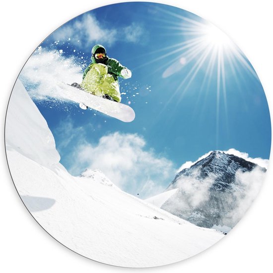 Dibond Wandcirkel - Snowboarder vliegend over Witte Berg - 100x100cm Foto op Aluminium Wandcirkel (met ophangsysteem)