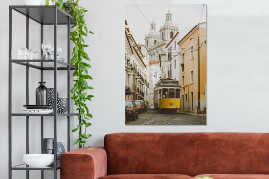 Le célèbre tramway jaune traverse la toile de Lisbonne 80x120 cm - Tirage photo sur toile (Décoration murale salon / chambre)