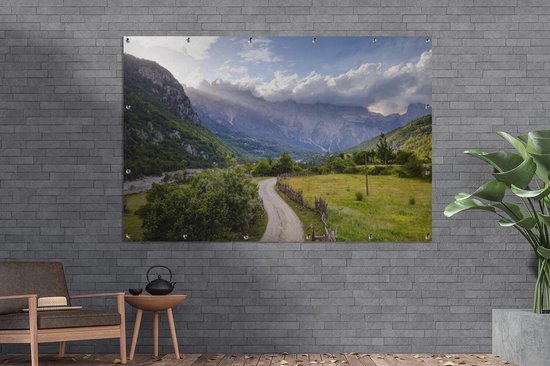 Route entre prairie et montagne en Albanie 180x120 cm XXL / Groot format!