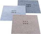 Placemat met afbeelding hartjes , set van 6 stuks . Kleur naar keuze: grijs, donkergrijs , beige . 30x40cm, vilt .