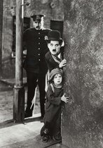 Tuinposter - Filmsterren - Retro / Vintage - Charlie Chaplin in wit / grijs / zwart  - 160 x 240 cm.