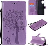 Voor LG K42 Tree & Cat Pattern Pressed Printing Horizontale Flip PU lederen tas met houder & kaartsleuven & portemonnee & lanyard (lichtpaars)