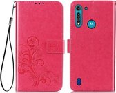 Voor Motorola Moto G8 Power Lite Vierbladige sluiting Reliëfgesp Mobiele telefoonbescherming Leren tas met Lanyard & Card Slot & Wallet & Bracket-functie (magenta)