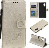 Voor Samsung Galaxy A32 4G Totem Bloem Reliëf Horizontale Flip TPU + PU Lederen Case met Houder & Kaartsleuven & Portemonnee (Goud)