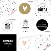 Trendy inpakset zwart wit | met 5 vierkante kaarten + envelop | zwart wit cadeaupapier met hartjes| zwarte hartjes | cadeaupapier | cadeau inpakset