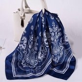 Emilie Scarves - sjaal - blauw - satijn print - bandana paisley