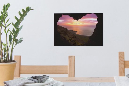 Ouverture en forme de coeur d'une grotte avec vue sur un magnifique coucher de soleil sur Lanzarote 30x20 cm - petit - Tirage photo sur toile (Décoration murale salon / chambre)