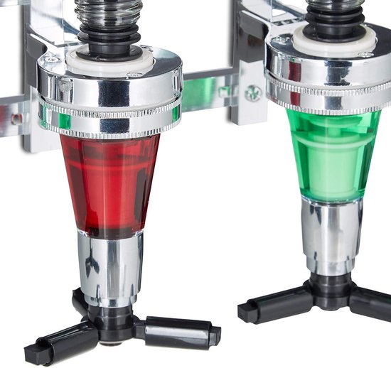 Close-up van rode en groene drankdispensers met chromen details en zwarte voet.