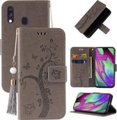 Voor Samsung Galaxy A20e Reliëf Lucky Tree Horizontale Flip Lederen Case met Houder & Kaartsleuf & Portemonnee & Lanyard (Grijs)