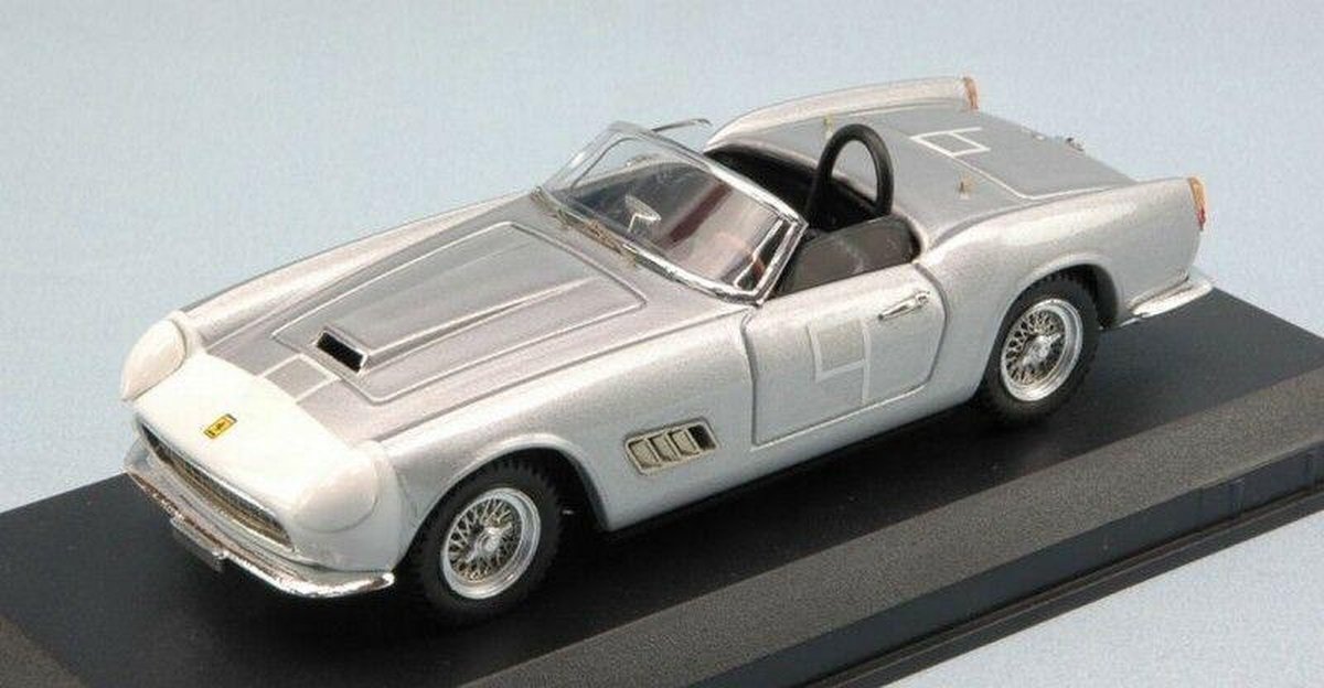 De 1:43 Diecast Modelcar van de Ferrari 250 California Spider #9 van de Lime Rock in 1959.De bestuurder was B. Grossman.De fabrikant van het schaalmodel is Art-Model.