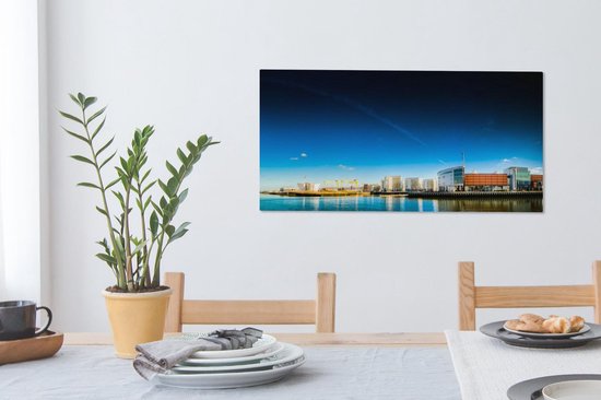 Le Titanic Signature Building de Belfast sous un ciel fascinant Toile 80x40 cm - Tirage photo sur toile (Décoration murale salon / chambre) / Villes européennes Peintures sur toile