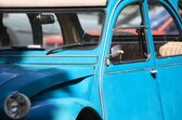 Tuinposter - Auto - Oldtimer Citroen 2 pk in blauw / zwart / wit / grijs  - 120 x 180 cm.