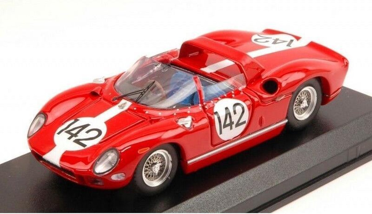 De 1:43 Diecast Modelcar van de Ferrari 275P Spider #142 van de Nürburgring in 1964. De coureurs waren Hill en Ireland. De fabrikant van het schaalmodel is Art-Model. Dit model is alleen online verkrijgbaar