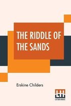 Boek kaft met tekst 'THE RIDDLE OF THE SANDS' en 'Erskine Childers' op een achtergrond van oranje, witte en donkere vlakken.