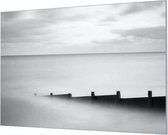 Wandpaneel Mist aan zee zwart wit  | 210 x 140  CM | Zwart frame | Wand-beugels (27 mm)