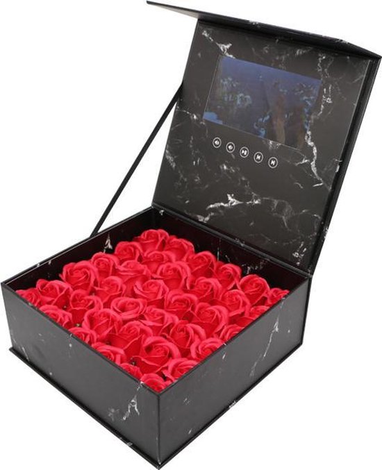 Unieke flowerbox met een video naar keuze inclusief longlife rozen - origineel kado 50 jaar getrouwd