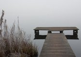 Tuinposter - Zee / Water - Pier in grijs / zwart  - 80 x 120 cm.