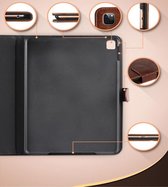 Hoes geschikt voor iPad Pro 2021 12.9 inch - Screenprotector GlassGuard - Hoes Leren Case Bruin