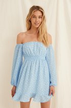 NA-KD Maat EU 36 Off Shoulder Smocked Recycled Mini Vrouwen Jurk - Dusty Blue Floral Print