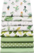 Pakket van 8 lapjes stof - verschillende designs - groen - 20 x 25 cm - quilt - patchwork - poppen kleertjes