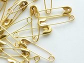 gouden veiligheidsspelden 28 mm - 40 spelden goud - naaien rugnummers of sieraden - Koh-I-noor veiligheidsspeldjes klein