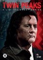 De DVD-hoes van Twin Peaks: A Limited Event Series toont een close-up van een man met een donkere jas, met de titel bovenaan.