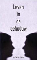 Omslag Leven in de schaduw