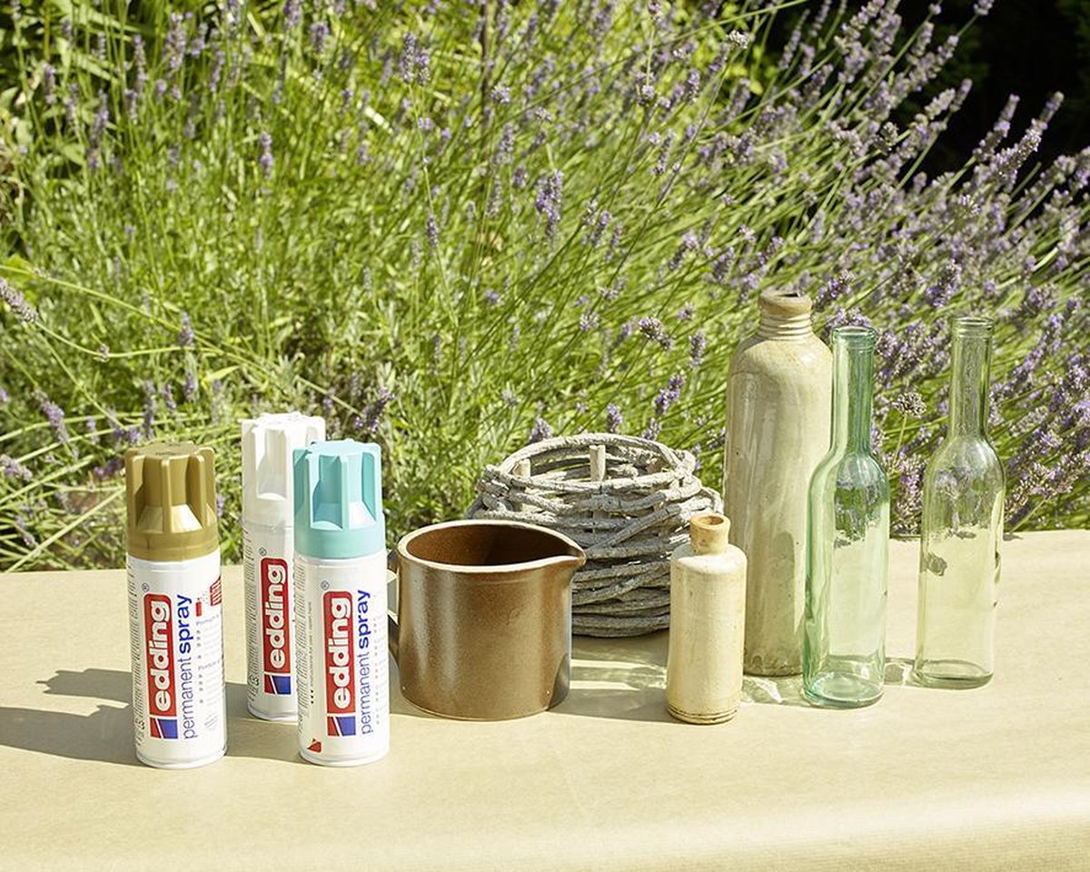 edding 5200 spuitverf in spuitbus - rijkgoud mat - 1 stuk - 200 ml verf - direct dekkend – 0,7-1 m2 oppervlak - acrylverf voor het lakken en versieren van glas, metaal, hout, keramiek, kunststof, canvas - permanent spray, verfspray – foto 3