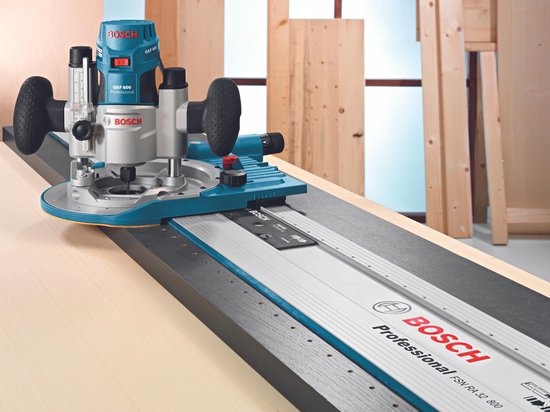 Bosch GKF 600 bovenfrees met geleiderail FSN RA 32 800.