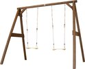 Bruin houten schommelframe met twee houten zitjes aan touwen, op witte achtergrond.