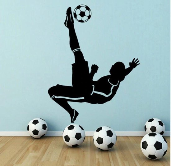 Voetbal muursticker - sticker voetballer - kinderkamer muursticker - 55 cm -... bol.com