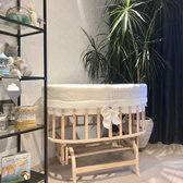 Ovaal Wiegje BabyRace - Aanschuifbedje - Wieg met hemeltje - Schommelwiegje in unieke vorm - Inclusief matras, bumper, strikjes en hemeltje naar keuze - Pronkstuk van de babykamer